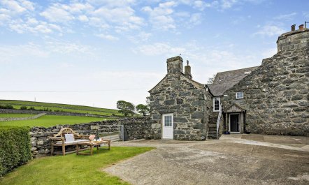 1 Bed in Dyffryn Ardudwy 2