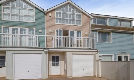 3 Bed in Camber 1