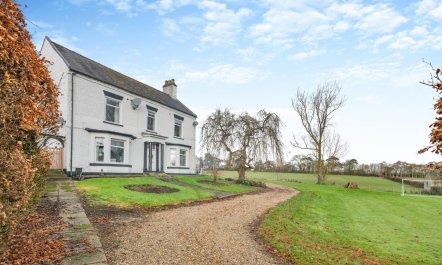 6 Bed in Rudston