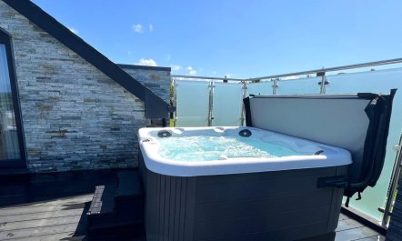 6 Bed in High Lanes 4