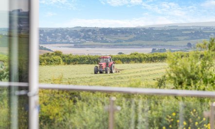 6 Bed in High Lanes 5