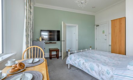 1 Bed in Teignmouth 2