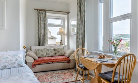 1 Bed in Teignmouth 3