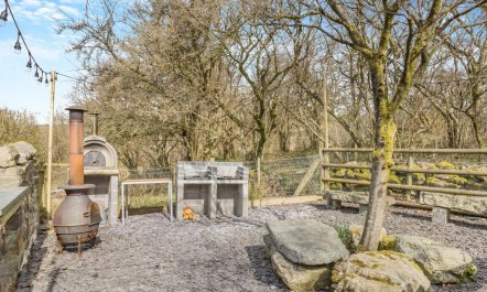 5 Bed in Ystrad Meurig 2