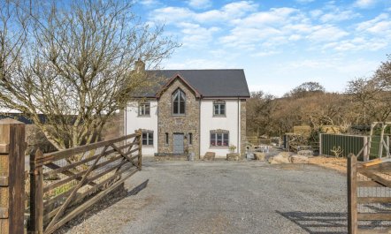 5 Bed in Ystrad Meurig 1