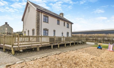 5 Bed in Ystrad Meurig 3