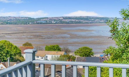 2 Bed in Mumbles 2
