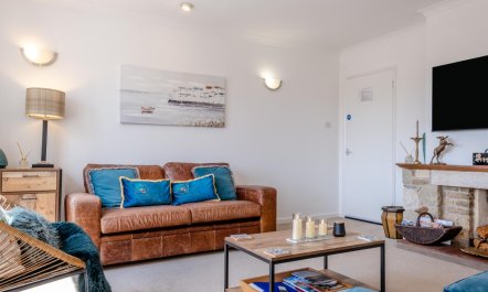 3 Bed in Freshwater 8