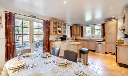 7 Bed in Strathdon 9