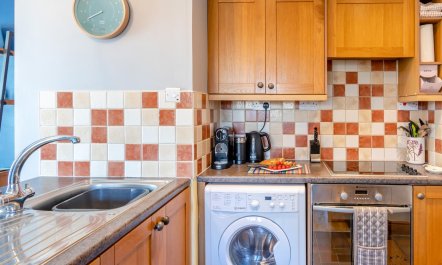 2 Bed in Little Haven 9