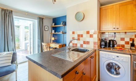 2 Bed in Little Haven 3