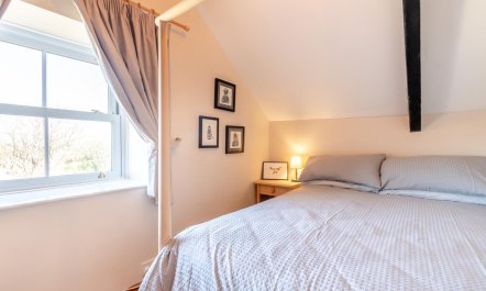 2 Bed in Little Haven 4