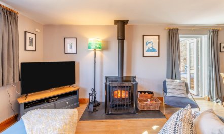 2 Bed in Little Haven 2