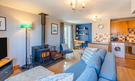 2 Bed in Little Haven 6