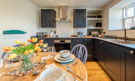 2 Bed in Little Haven 5