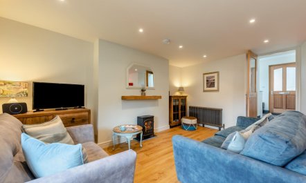 2 Bed in Little Haven 1