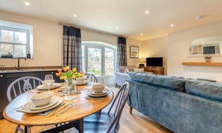 2 Bed in Little Haven 3