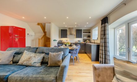 2 Bed in Little Haven 2