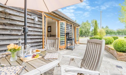 2 Bed in Little Hereford 3