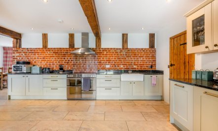 5 Bed in Lower Bodham 2