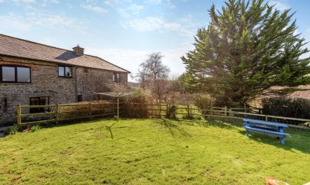 4 Bed in East Allington 9