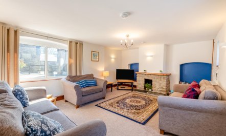 4 Bed in East Allington 2