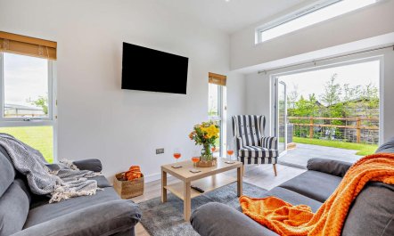 3 Bed in Sutton Mallet 1