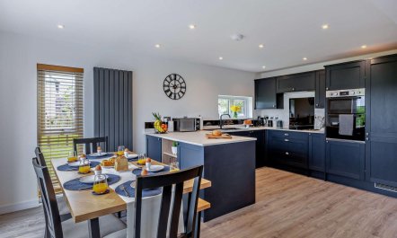 3 Bed in Sutton Mallet 2