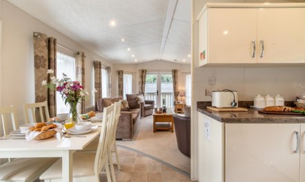 2 Bed in Gilfachrheda 4