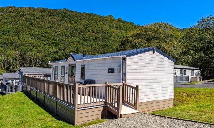 2 Bed in Gilfachrheda 6