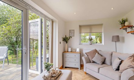 1 Bed in New Mills 2