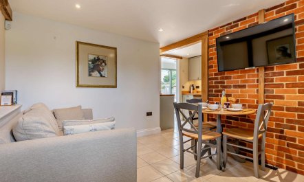 2 Bed in Thurton 4