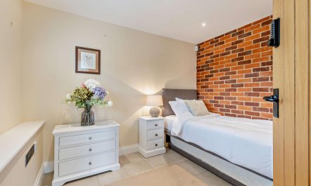 2 Bed in Thurton 7