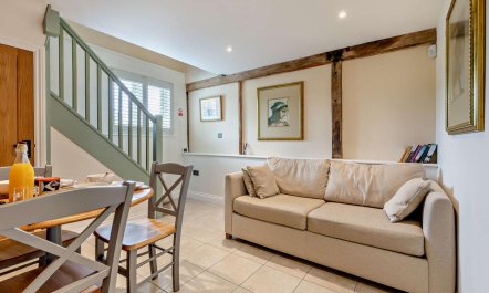 2 Bed in Thurton 5