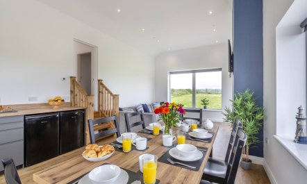 3 Bed in Penrhos Feilw 5