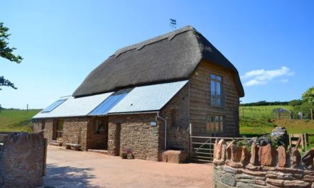 4 Bed in Malborough 1