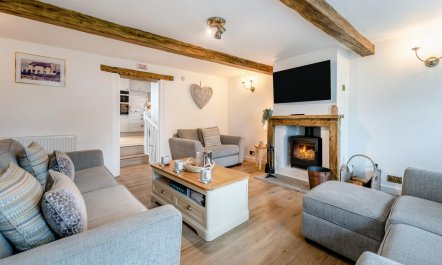 3 Bed in West Down 6