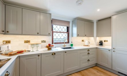 3 Bed in West Down 1