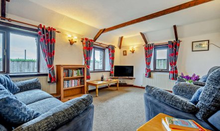 2 Bed in St. Merryn 3