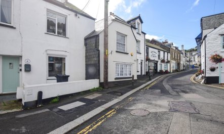 4 Bed in West Looe 2