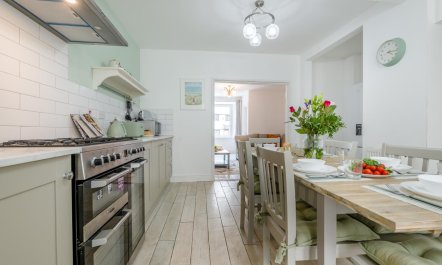 4 Bed in West Looe 9