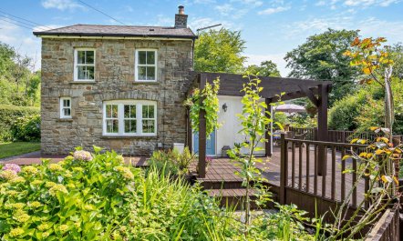 2 Bed in Blackmill 1