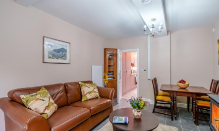 2 Bed in Water Yeat 7