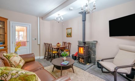 2 Bed in Water Yeat 5