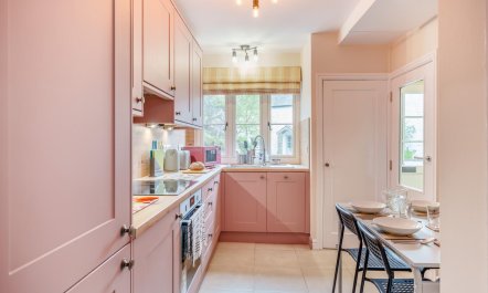 2 Bed in Water Yeat 1