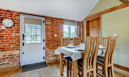 2 Bed in Blashford 6