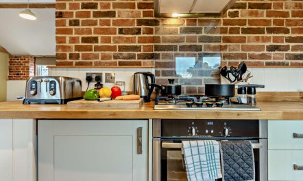 2 Bed in Blashford 8