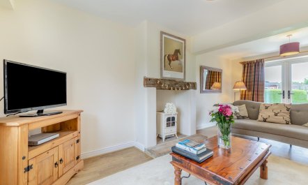 4 Bed in Holmesfield 3