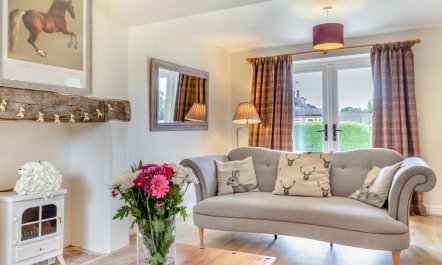 4 Bed in Holmesfield 5