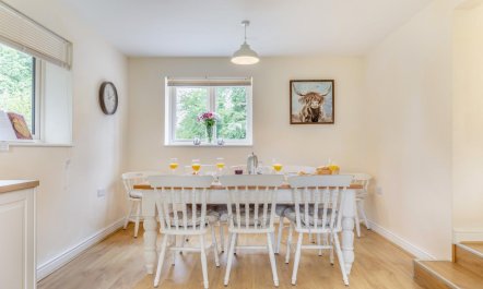 4 Bed in Holmesfield 6